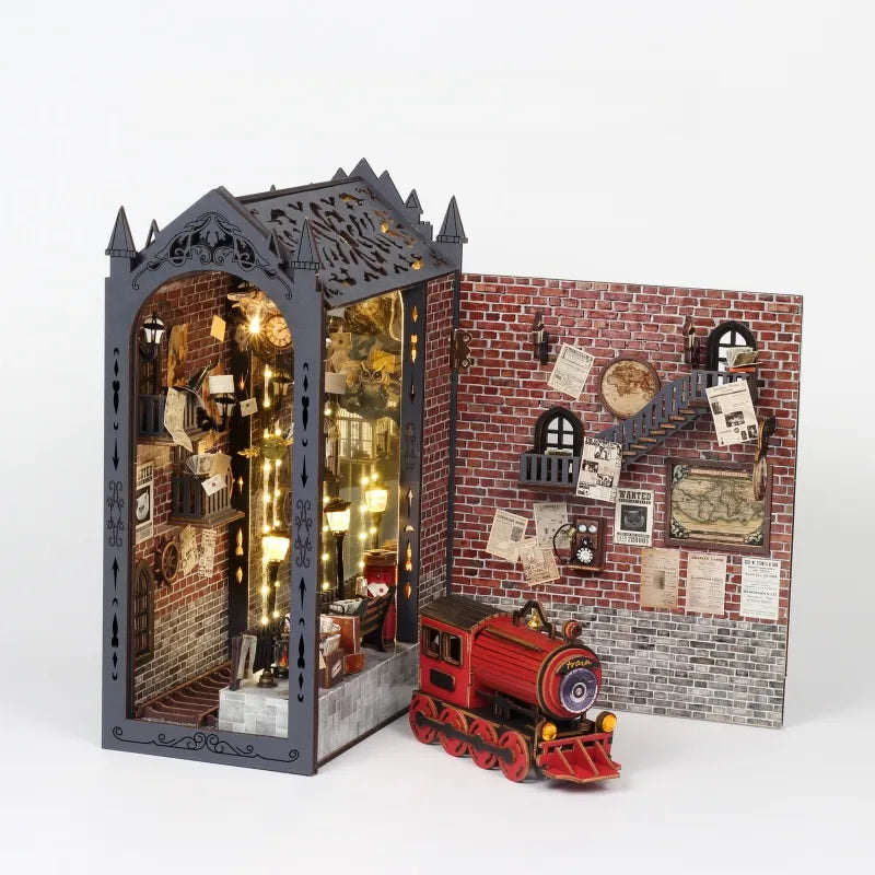 Book Nook - Fantasy Train Platform