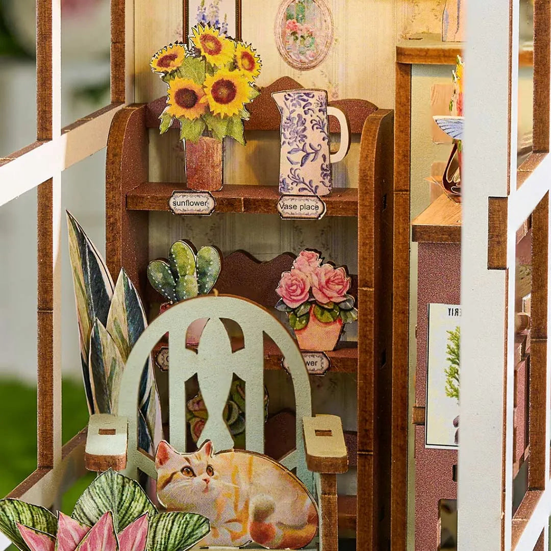 Lucky Flower House Book Nook Kit