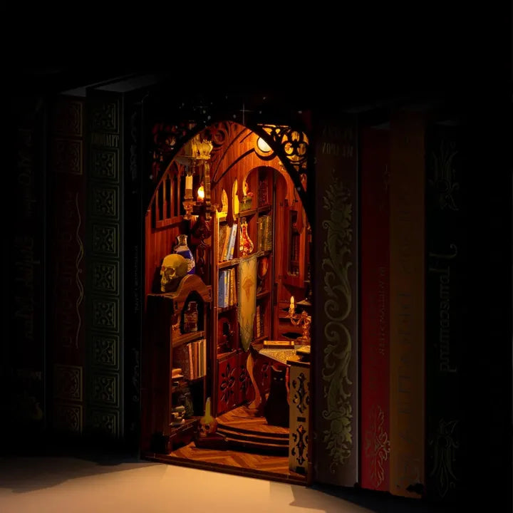 Magic Library Book Nook Kit