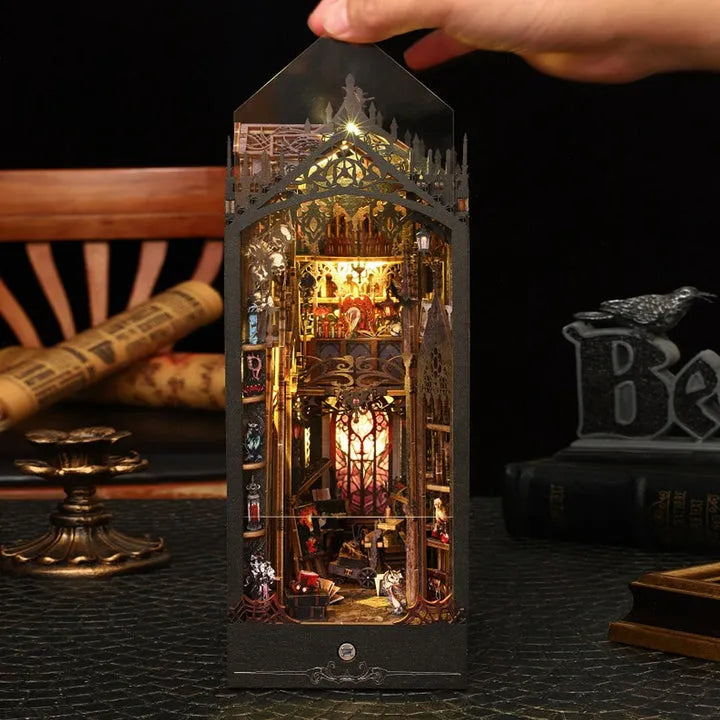 William Castle Book Nook Kit