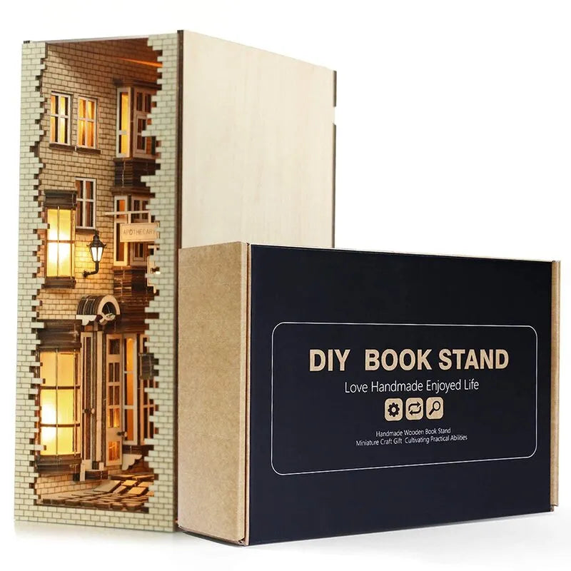 Diagon Alley book nook kit – detail view 8