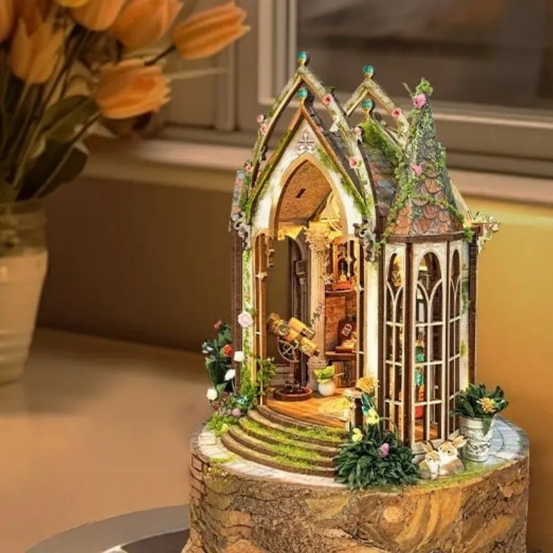 Dreamland Floral Studio Book Nook Kit