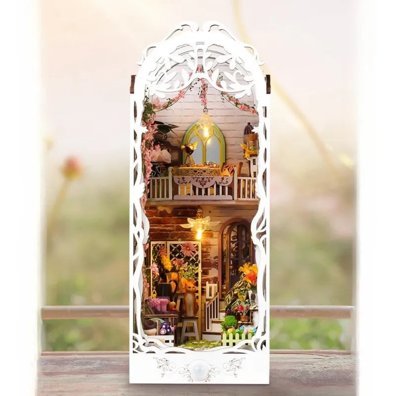Flower House Book Nook Kit