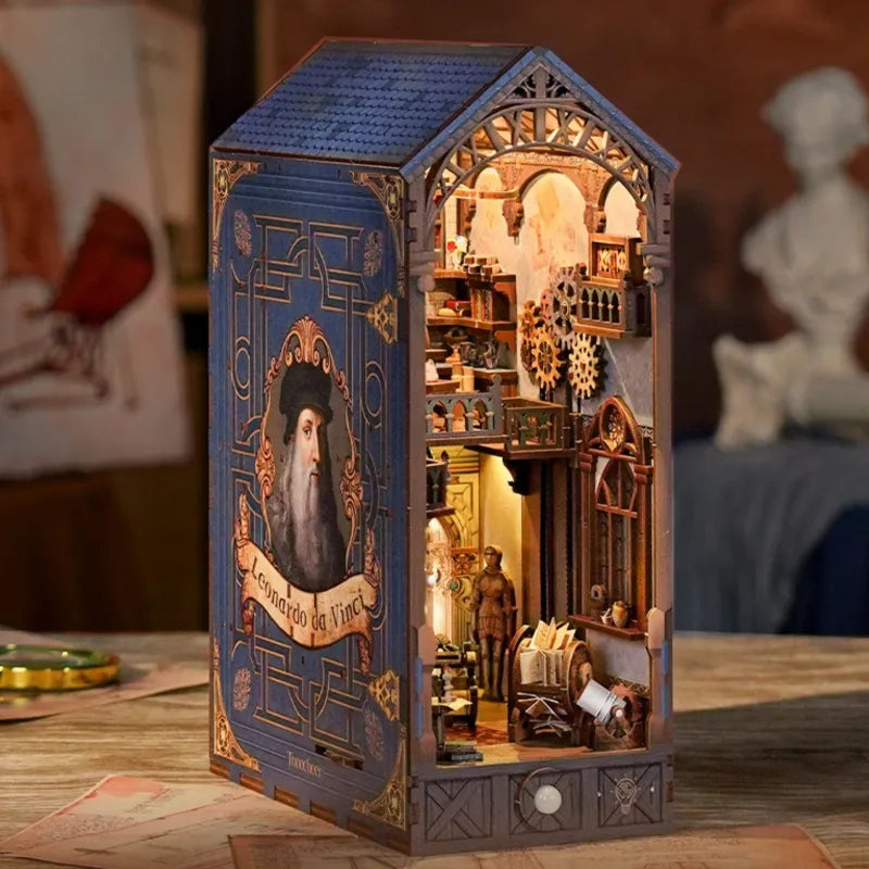 Leonardo da Vinci Book Nook Kit