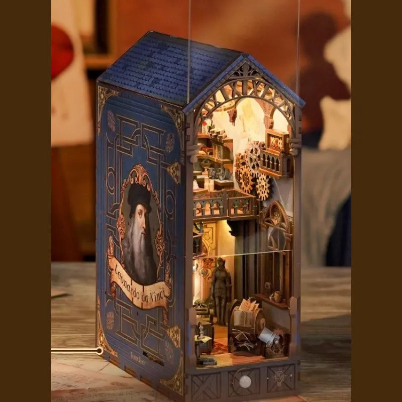 Leonardo da Vinci Book Nook Kit