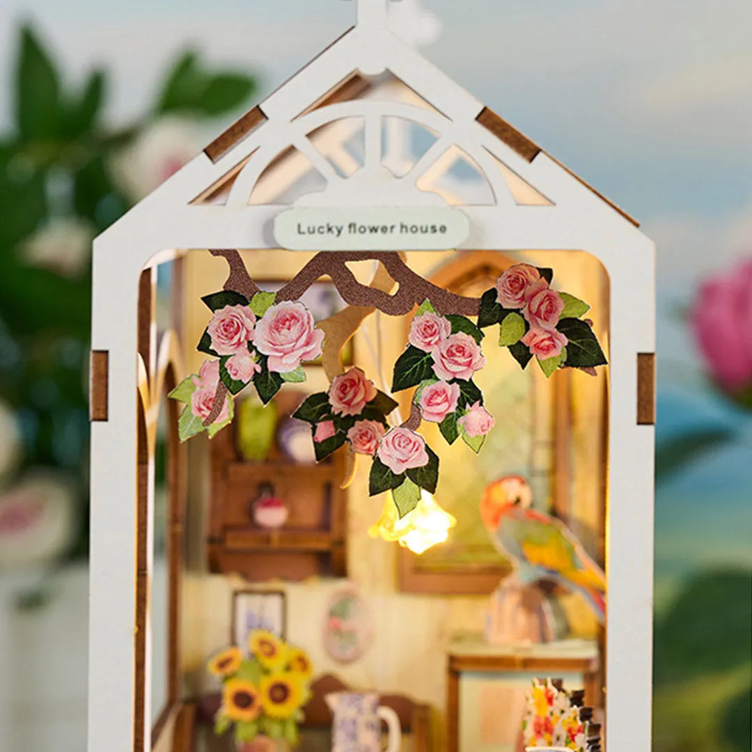 Lucky Flower House Book Nook Kit