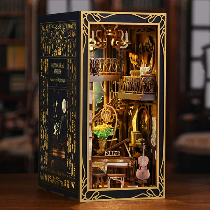 Booknook - Pianist with Nightingale