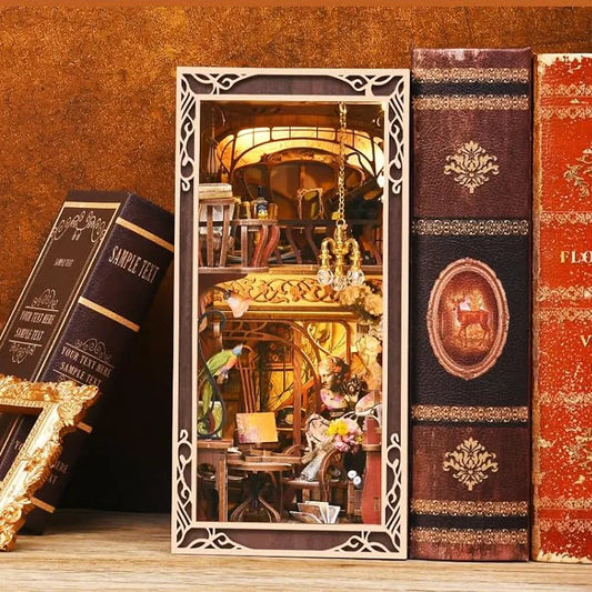 Book Nook - Painter's Day At Dusk