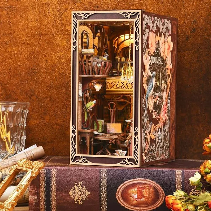 Book Nook - Painter's Day At Dusk